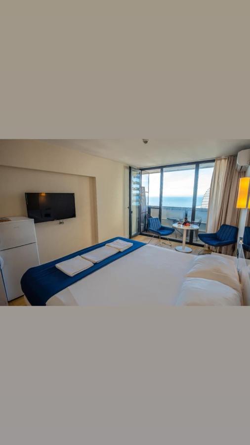 Orbi City Hub Apartments Batumi Esterno foto