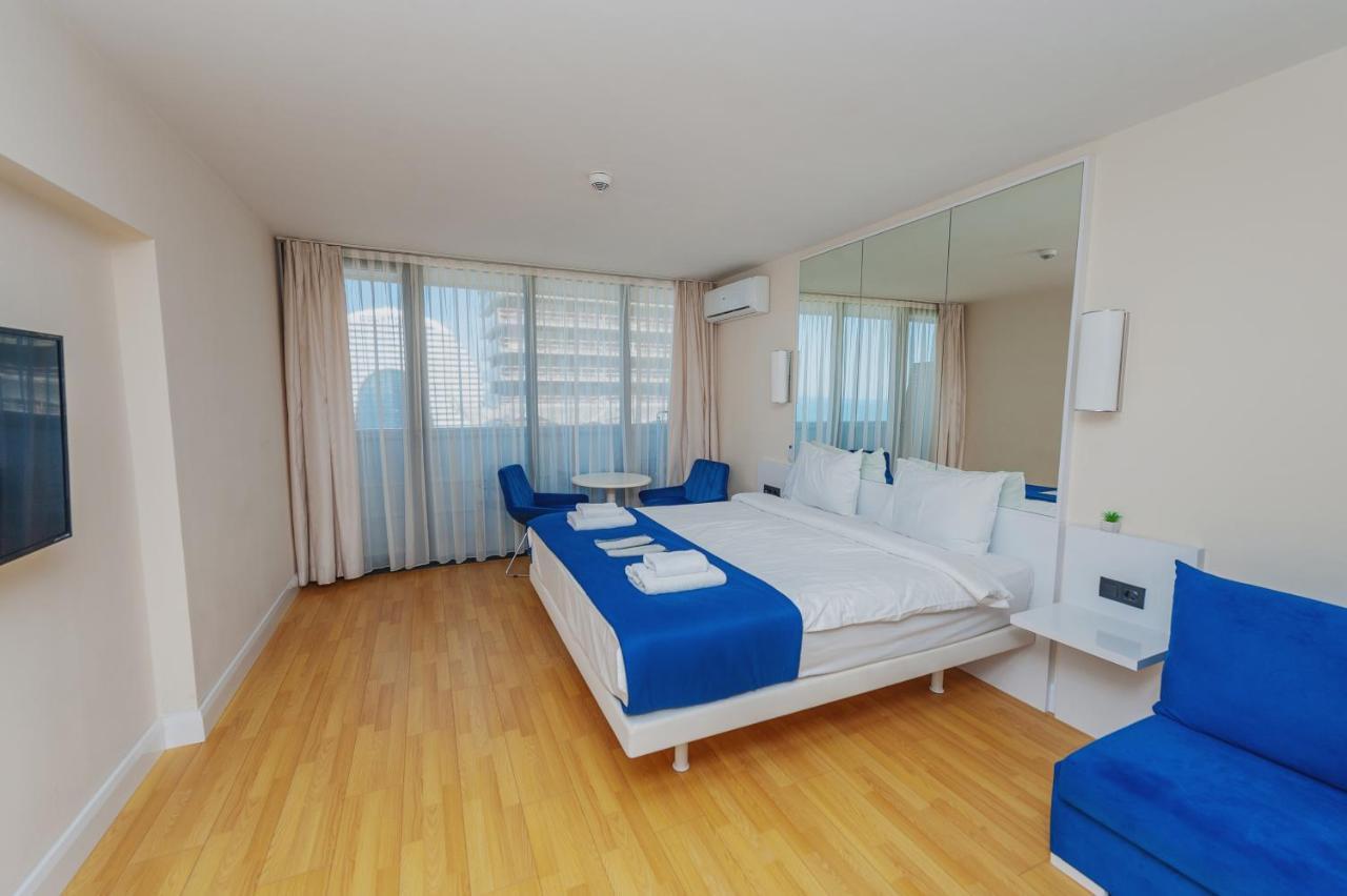 Orbi City Hub Apartments Batumi Esterno foto