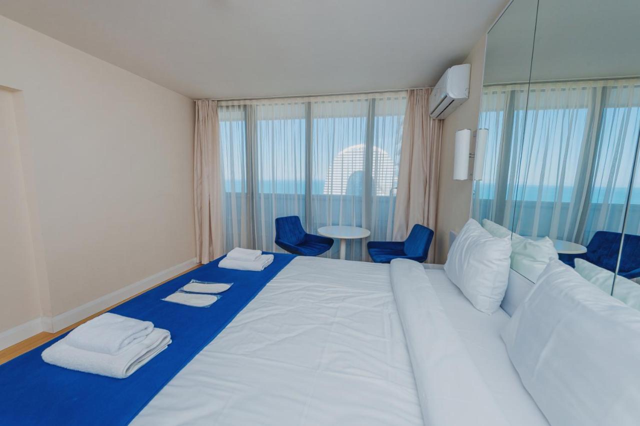 Orbi City Hub Apartments Batumi Esterno foto