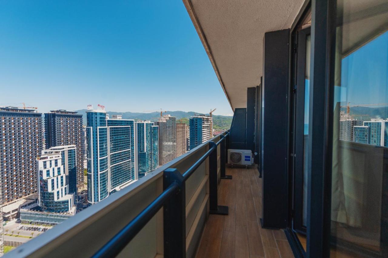 Orbi City Hub Apartments Batumi Esterno foto