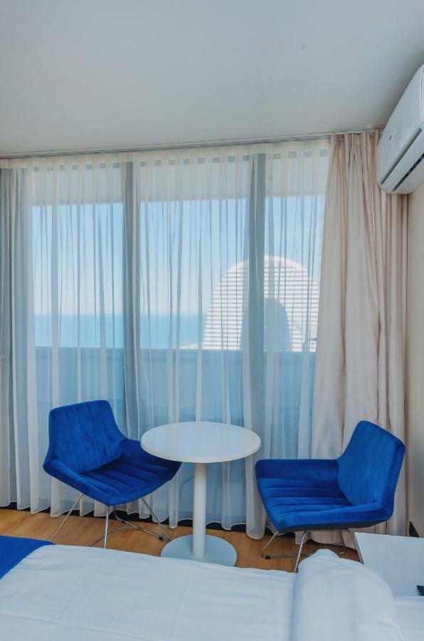 Orbi City Hub Apartments Batumi Esterno foto