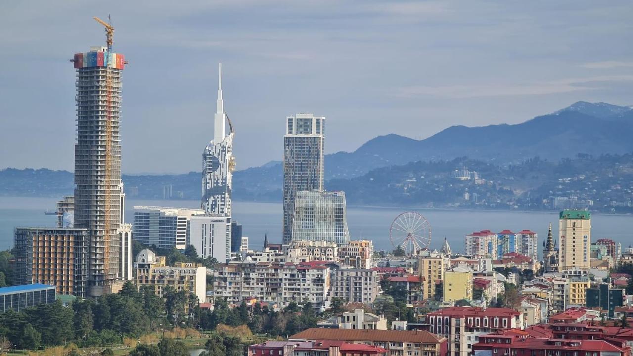 Orbi City Hub Apartments Batumi Esterno foto