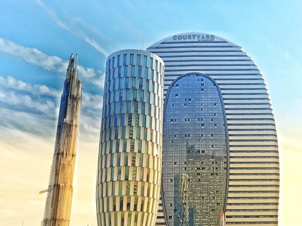 Orbi City Hub Apartments Batumi Esterno foto